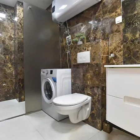 Prometheus Apartman *